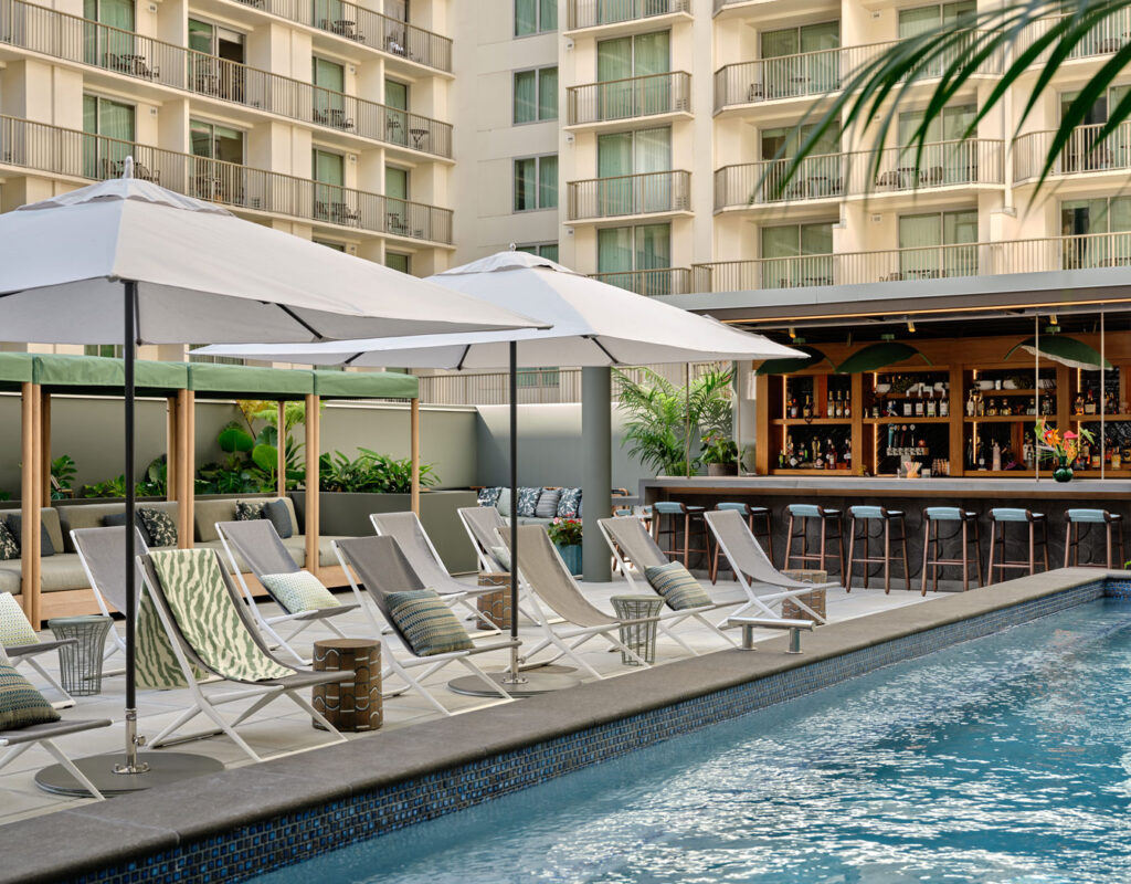 Pool-&-Bar-Horizontal
