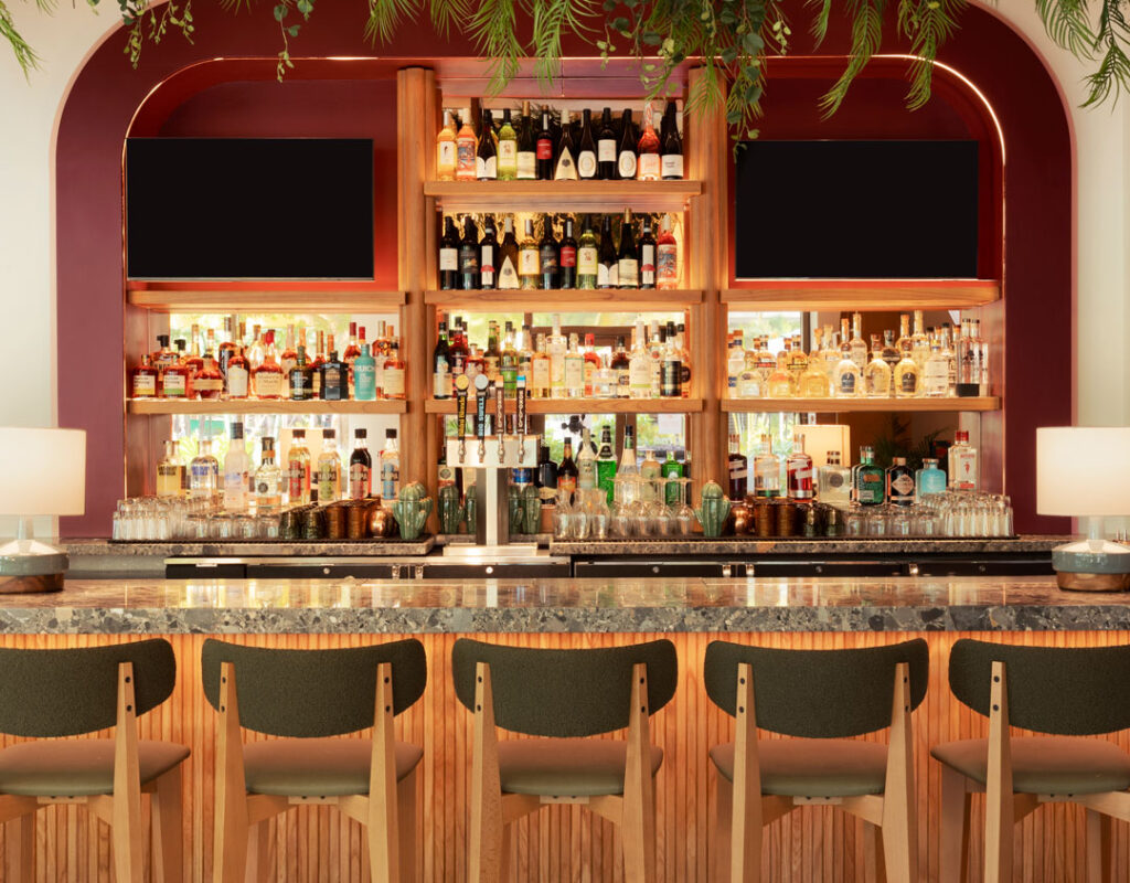 RomerHotel-FavoriteSon7137_RT1